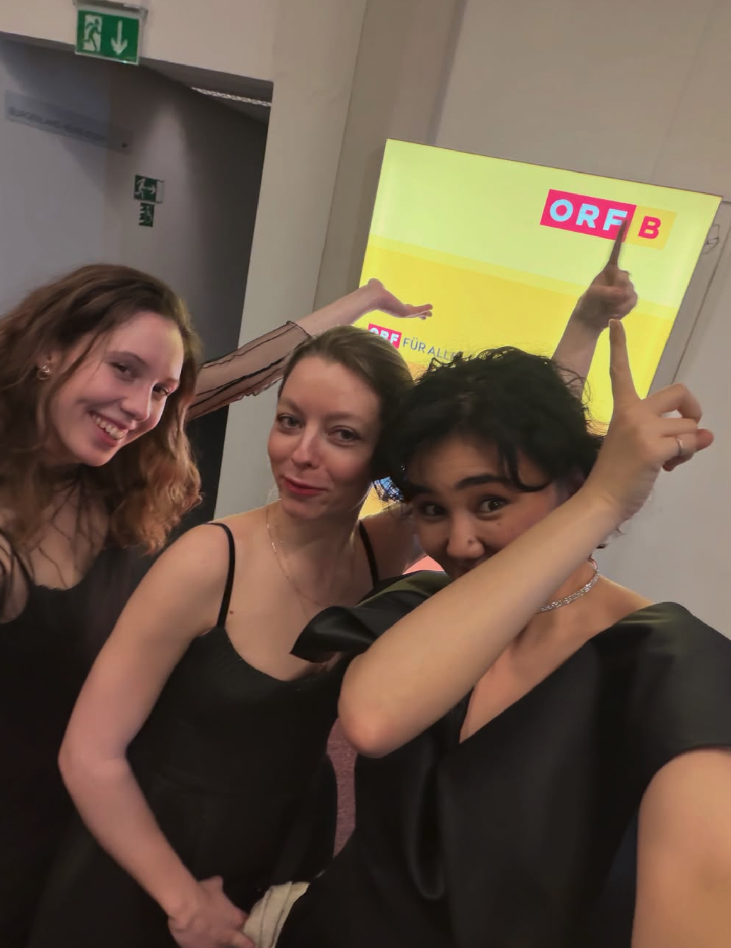 Trio Lumina III Backstage